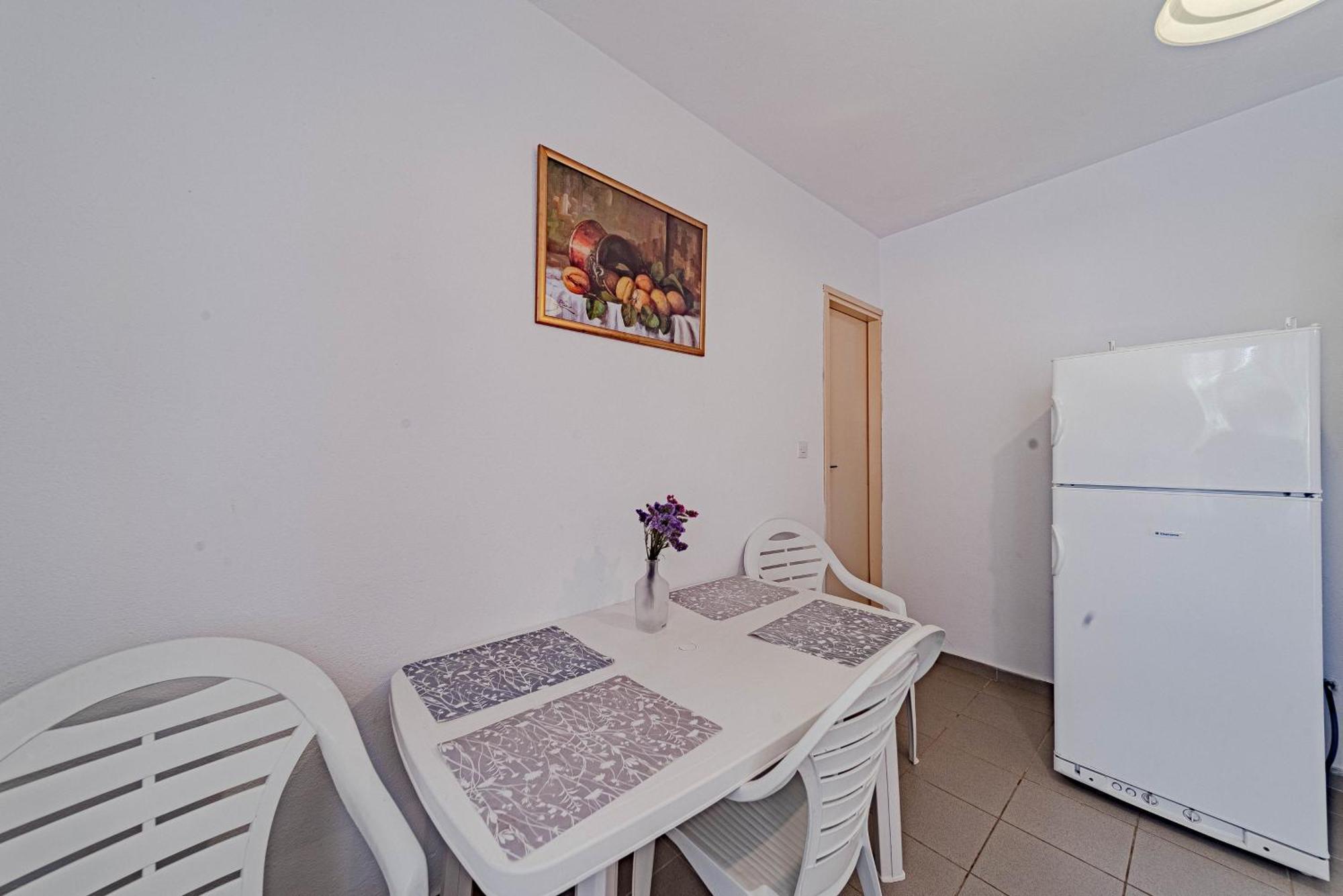 Seaside House For Families With Children Cove Rasohatica, Korcula - 4386 لومباردا الغرفة الصورة